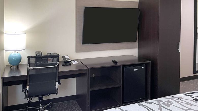 <b>Sleep Inn Bronx - Belmont Room</b>. Images powered by <a href="https://iceportal.shijigroup.com/" title="IcePortal" target="_blank">IcePortal</a>.
