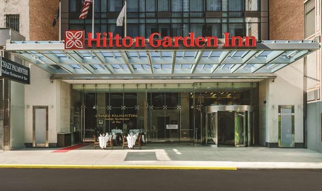 Hilton Garden Inn Times Square North Exterior