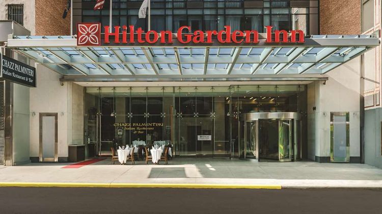 Hilton Garden Inn Times Square North Exterior