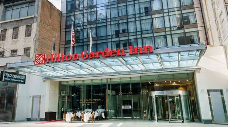Hilton Garden Inn Times Square North Exterior