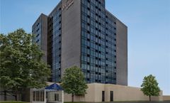 DoubleTree by Hilton Montreal Airport W