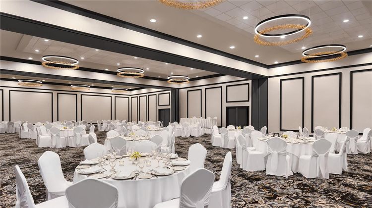 DoubleTree by Hilton Montreal Airport W Meeting
