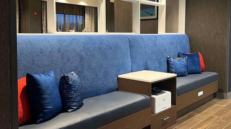 Hampton Inn by Hilton Goddard Lobby