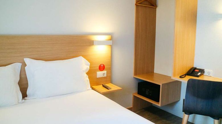 <b>Moov Hotel Porto Norte Room</b>. Images powered by <a href="https://iceportal.shijigroup.com/" title="IcePortal" target="_blank">IcePortal</a>.