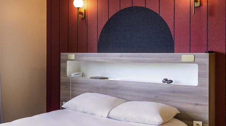 Ibis Styles Versailles Saint Quentin Room