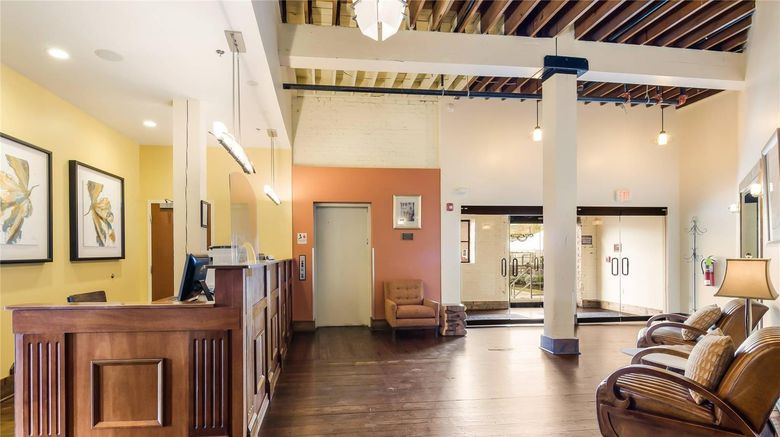 <b>Jackson Park Inn Lobby</b>. Images powered by <a href="https://iceportal.shijigroup.com/" title="IcePortal" target="_blank">IcePortal</a>.