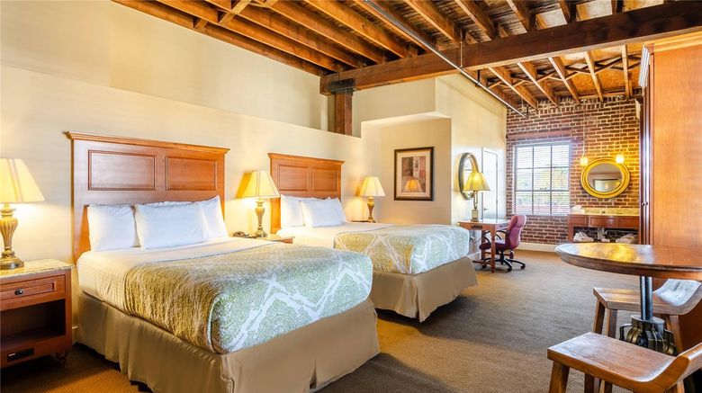 <b>Jackson Park Inn Room</b>. Images powered by <a href="https://iceportal.shijigroup.com/" title="IcePortal" target="_blank">IcePortal</a>.