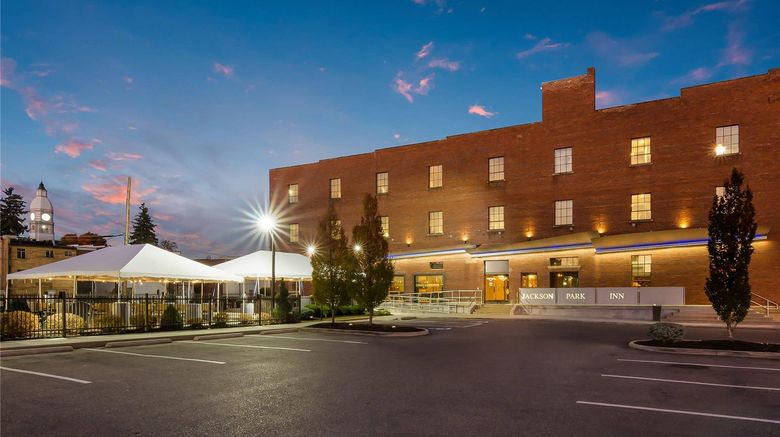 <b>Jackson Park Inn Exterior</b>. Images powered by <a href="https://iceportal.shijigroup.com/" title="IcePortal" target="_blank">IcePortal</a>.