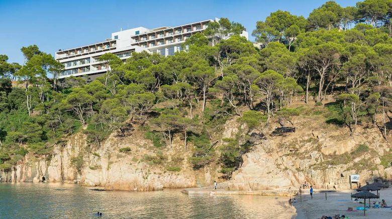 <b>Parador de Aiguablava Exterior</b>. Images powered by <a href="https://iceportal.shijigroup.com/" title="IcePortal" target="_blank">IcePortal</a>.