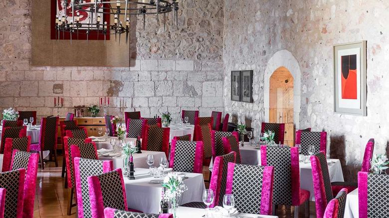 <b>Parador de Alarcon Restaurant</b>. Images powered by <a href="https://iceportal.shijigroup.com/" title="IcePortal" target="_blank">IcePortal</a>.