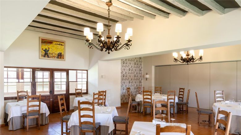 <b>Parador de Albacete Restaurant</b>. Images powered by <a href="https://iceportal.shijigroup.com/" title="IcePortal" target="_blank">IcePortal</a>.