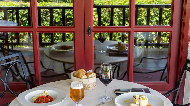 <b>Parador de Albacete Restaurant</b>. Images powered by <a href="https://iceportal.shijigroup.com/" title="IcePortal" target="_blank">IcePortal</a>.