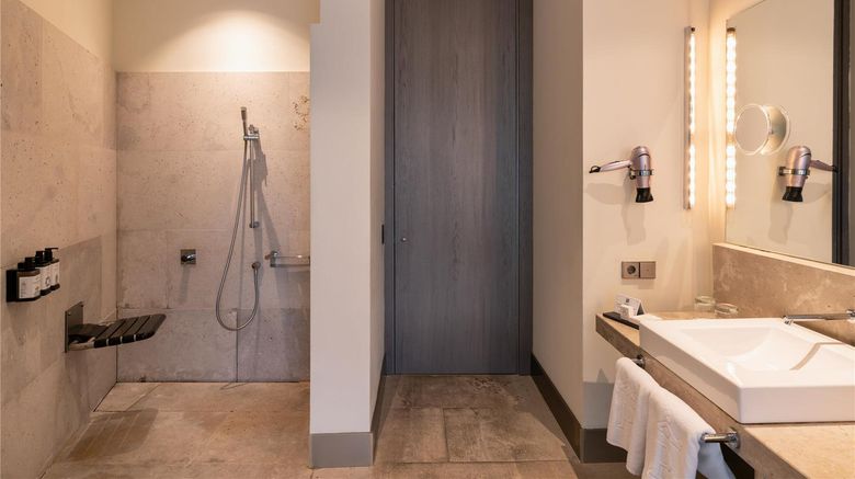 <b>Parador de Alcala de Henares Room</b>. Images powered by <a href="https://iceportal.shijigroup.com/" title="IcePortal" target="_blank">IcePortal</a>.