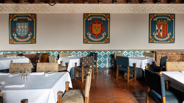 <b>Parador de Alcaniz Restaurant</b>. Images powered by <a href="https://iceportal.shijigroup.com/" title="IcePortal" target="_blank">IcePortal</a>.