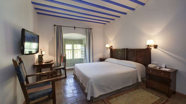 <b>Parador de Almagro Suite</b>. Images powered by <a href="https://iceportal.shijigroup.com/" title="IcePortal" target="_blank">IcePortal</a>.