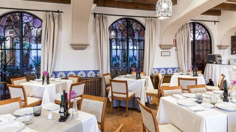 <b>Parador de Arcos de la Frontera Restaurant</b>. Images powered by <a href="https://iceportal.shijigroup.com/" title="IcePortal" target="_blank">IcePortal</a>.