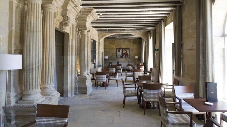 <b>Parador de Argomaniz Lobby</b>. Images powered by <a href="https://iceportal.shijigroup.com/" title="IcePortal" target="_blank">IcePortal</a>.