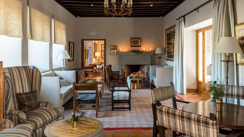 <b>Parador de Avila Lobby</b>. Images powered by <a href="https://iceportal.shijigroup.com/" title="IcePortal" target="_blank">IcePortal</a>.