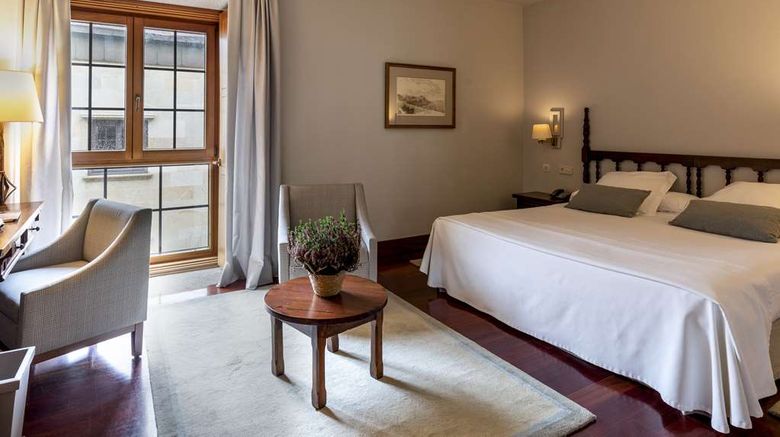 <b>Parador de Baiona Room</b>. Images powered by <a href="https://iceportal.shijigroup.com/" title="IcePortal" target="_blank">IcePortal</a>.