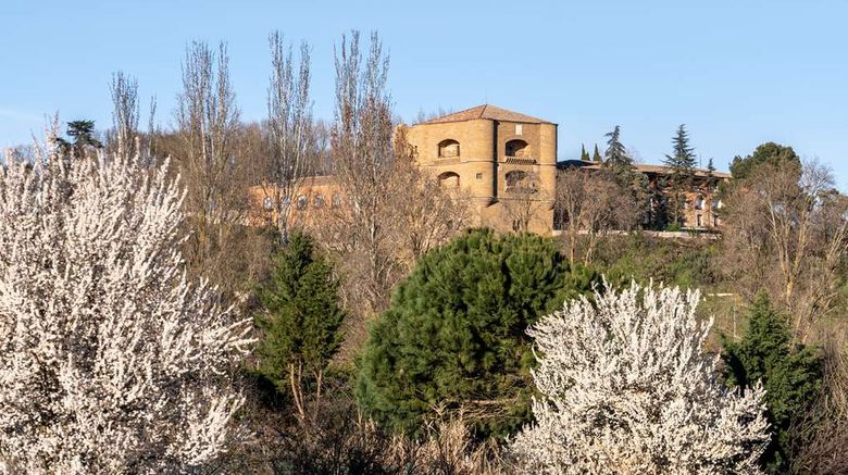 <b>Parador de Benavente Exterior</b>. Images powered by <a href="https://iceportal.shijigroup.com/" title="IcePortal" target="_blank">IcePortal</a>.