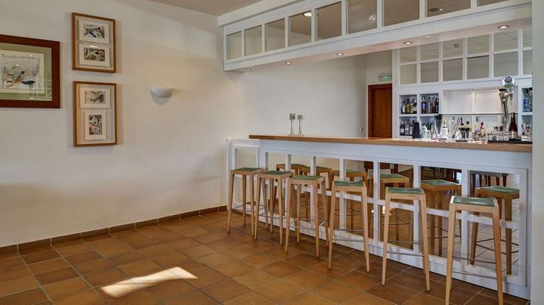 <b>Parador de Benicarlo Restaurant</b>. Images powered by <a href="https://iceportal.shijigroup.com/" title="IcePortal" target="_blank">IcePortal</a>.