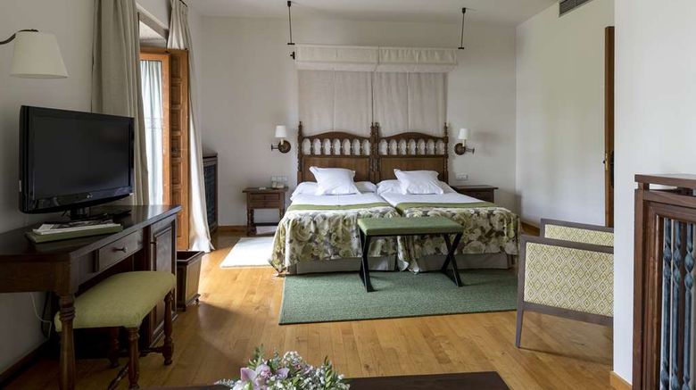 <b>Parador de Cambados Room</b>. Images powered by <a href="https://iceportal.shijigroup.com/" title="IcePortal" target="_blank">IcePortal</a>.