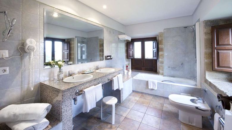 <b>Parador de Cangas de Onis Room</b>. Images powered by <a href="https://iceportal.shijigroup.com/" title="IcePortal" target="_blank">IcePortal</a>.