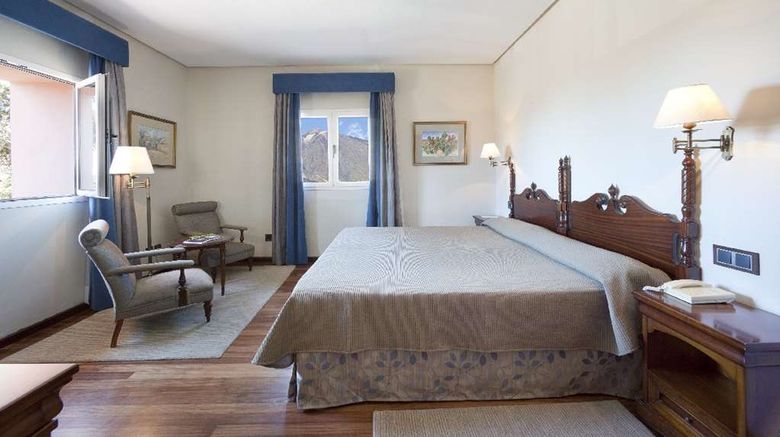 <b>Parador de Canadas del Teide Room</b>. Images powered by <a href="https://iceportal.shijigroup.com/" title="IcePortal" target="_blank">IcePortal</a>.