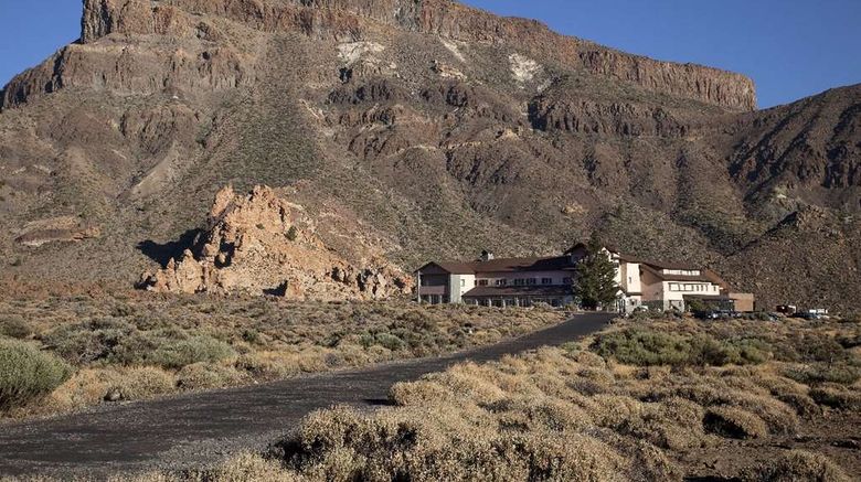 <b>Parador de Canadas del Teide Exterior</b>. Images powered by <a href="https://iceportal.shijigroup.com/" title="IcePortal" target="_blank">IcePortal</a>.