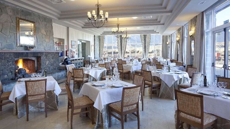 <b>Parador de Canadas del Teide Restaurant</b>. Images powered by <a href="https://iceportal.shijigroup.com/" title="IcePortal" target="_blank">IcePortal</a>.