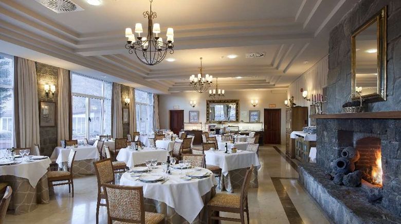 <b>Parador de Canadas del Teide Restaurant</b>. Images powered by <a href="https://iceportal.shijigroup.com/" title="IcePortal" target="_blank">IcePortal</a>.