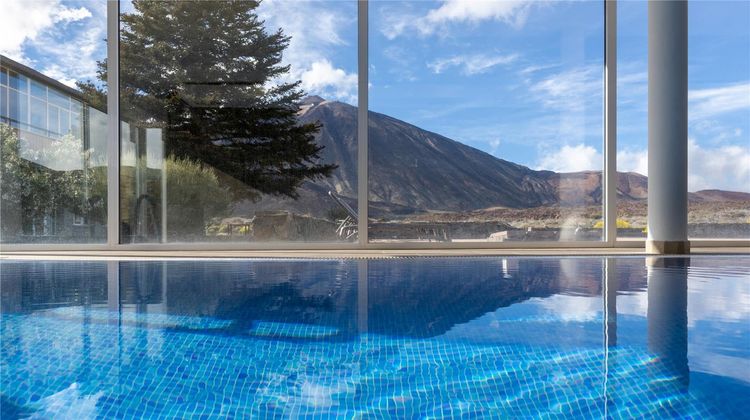 Parador de Canadas del Teide Pool