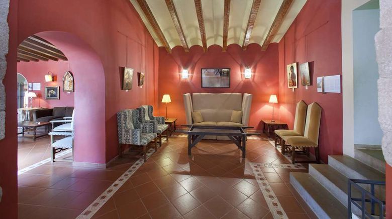 <b>Parador de Cardona Lobby</b>. Images powered by <a href="https://iceportal.shijigroup.com/" title="IcePortal" target="_blank">IcePortal</a>.