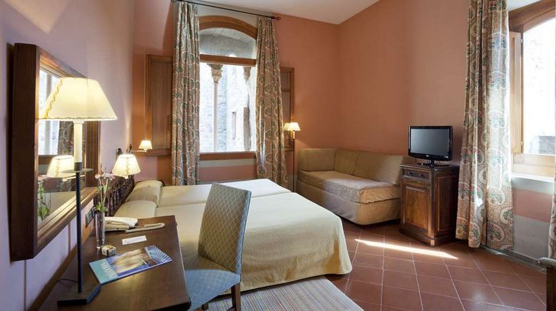 <b>Parador de Cardona Room</b>. Images powered by <a href="https://iceportal.shijigroup.com/" title="IcePortal" target="_blank">IcePortal</a>.