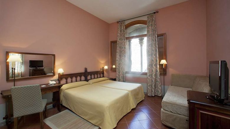 <b>Parador de Cardona Room</b>. Images powered by <a href="https://iceportal.shijigroup.com/" title="IcePortal" target="_blank">IcePortal</a>.