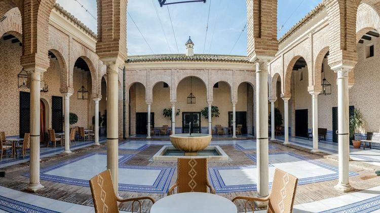 Parador de Carmona Lobby