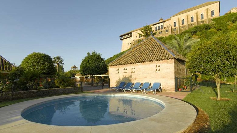 <b>Parador de Carmona Pool</b>. Images powered by <a href="https://iceportal.shijigroup.com/" title="IcePortal" target="_blank">IcePortal</a>.