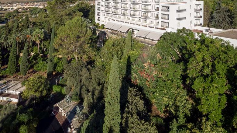 <b>Parador de Cordoba Exterior</b>. Images powered by <a href="https://iceportal.shijigroup.com/" title="IcePortal" target="_blank">IcePortal</a>.