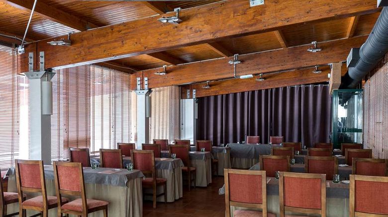 <b>Parador de Cruz de Tejeda Meeting</b>. Images powered by <a href="https://iceportal.shijigroup.com/" title="IcePortal" target="_blank">IcePortal</a>.