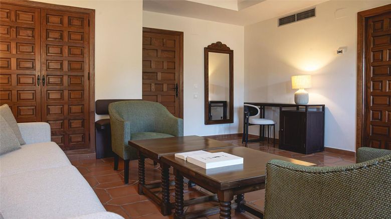 <b>Parador de Cuenca Suite</b>. Images powered by <a href="https://iceportal.shijigroup.com/" title="IcePortal" target="_blank">IcePortal</a>.
