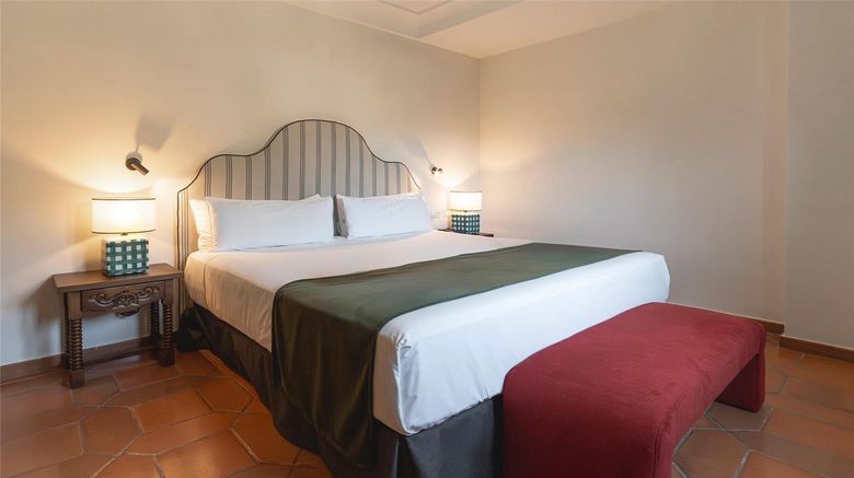 <b>Parador de Cuenca Suite</b>. Images powered by <a href="https://iceportal.shijigroup.com/" title="IcePortal" target="_blank">IcePortal</a>.