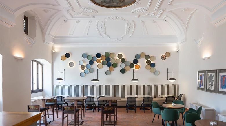 <b>Parador de Cuenca Restaurant</b>. Images powered by <a href="https://iceportal.shijigroup.com/" title="IcePortal" target="_blank">IcePortal</a>.