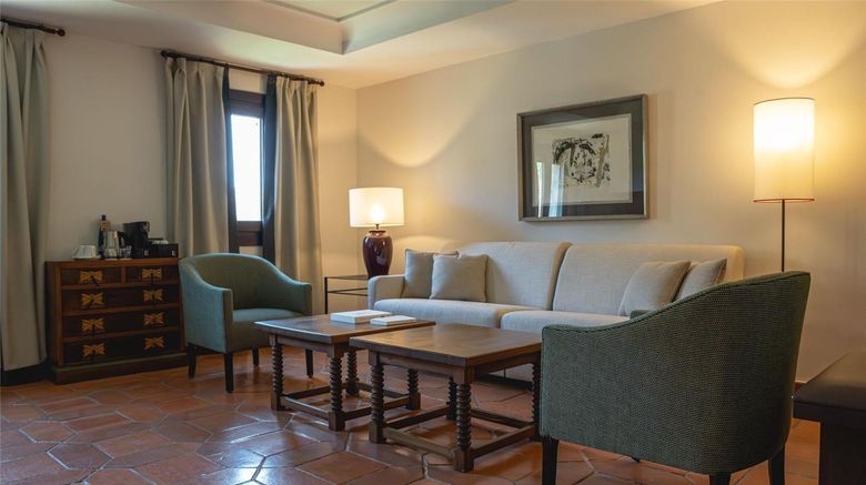 <b>Parador de Cuenca Suite</b>. Images powered by <a href="https://iceportal.shijigroup.com/" title="IcePortal" target="_blank">IcePortal</a>.