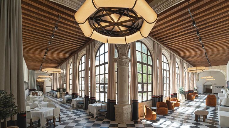 <b>Parador de Cuenca Lobby</b>. Images powered by <a href="https://iceportal.shijigroup.com/" title="IcePortal" target="_blank">IcePortal</a>.