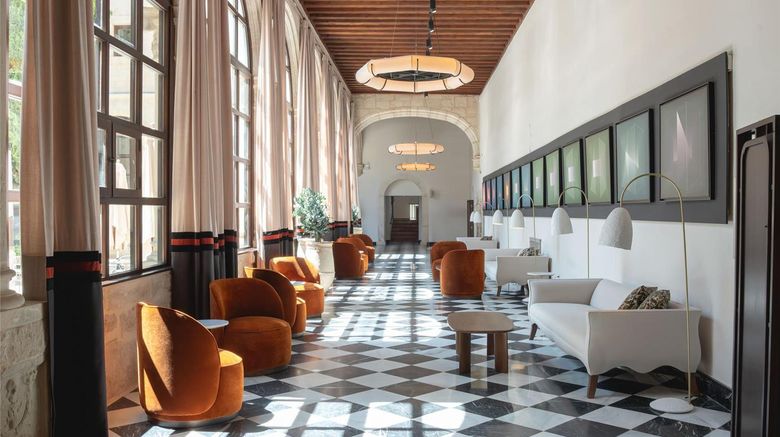 <b>Parador de Cuenca Lobby</b>. Images powered by <a href="https://iceportal.shijigroup.com/" title="IcePortal" target="_blank">IcePortal</a>.