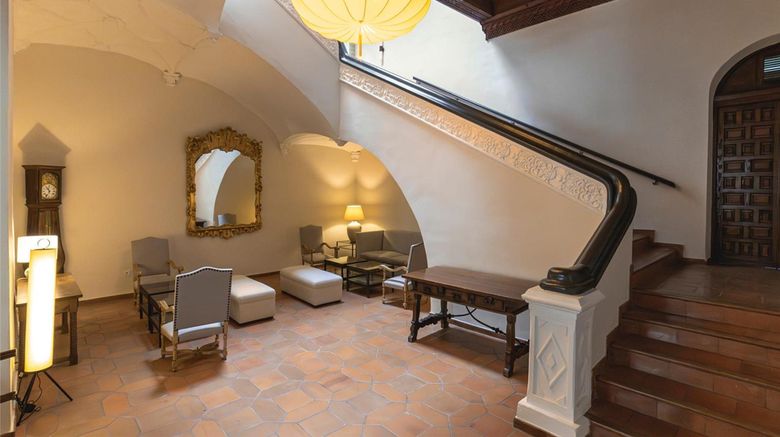 <b>Parador de Cuenca Lobby</b>. Images powered by <a href="https://iceportal.shijigroup.com/" title="IcePortal" target="_blank">IcePortal</a>.
