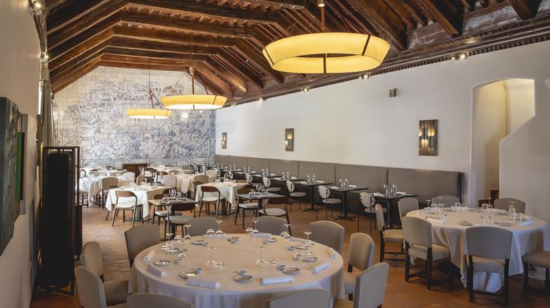 <b>Parador de Cuenca Restaurant</b>. Images powered by <a href="https://iceportal.shijigroup.com/" title="IcePortal" target="_blank">IcePortal</a>.