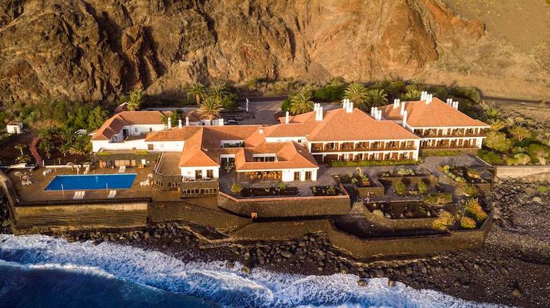 <b>Parador del Hierro Exterior</b>. Images powered by <a href="https://iceportal.shijigroup.com/" title="IcePortal" target="_blank">IcePortal</a>.