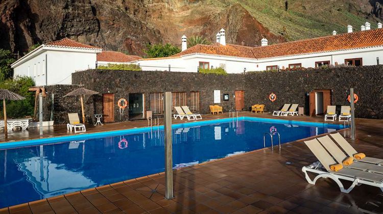 Parador del Hierro Pool