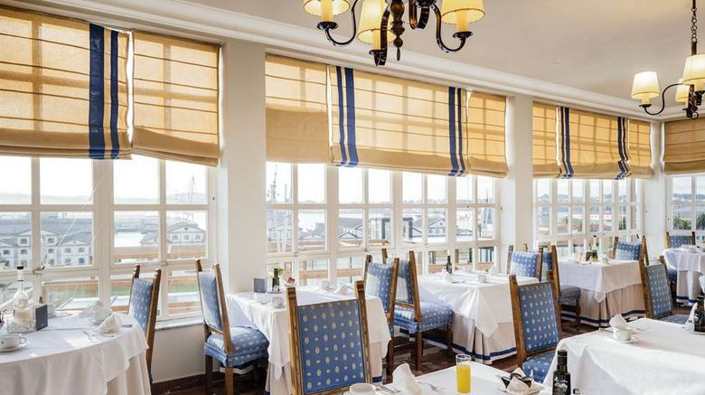 <b>Parador de Ferrol Restaurant</b>. Images powered by <a href="https://iceportal.shijigroup.com/" title="IcePortal" target="_blank">IcePortal</a>.